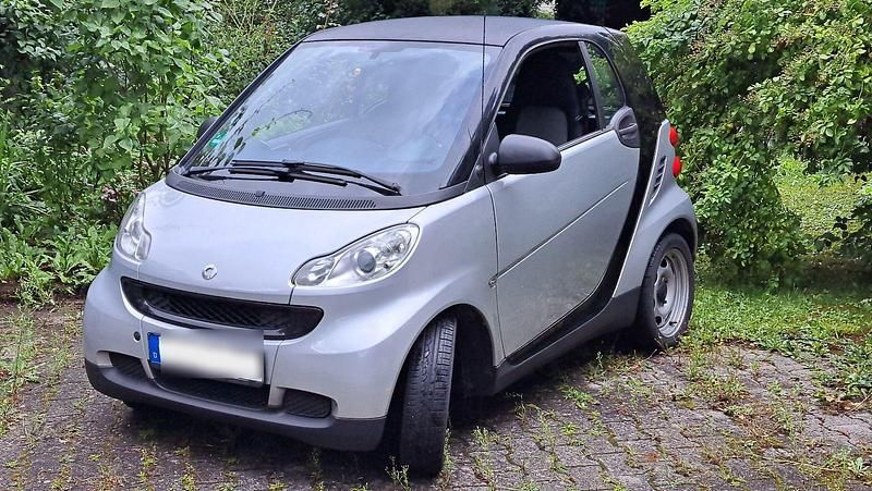 Silber Gebraucht 2011 Smart ForTwo Coupé Pure Coupé | 2.750 € (Superpreis) - Bild 1/4