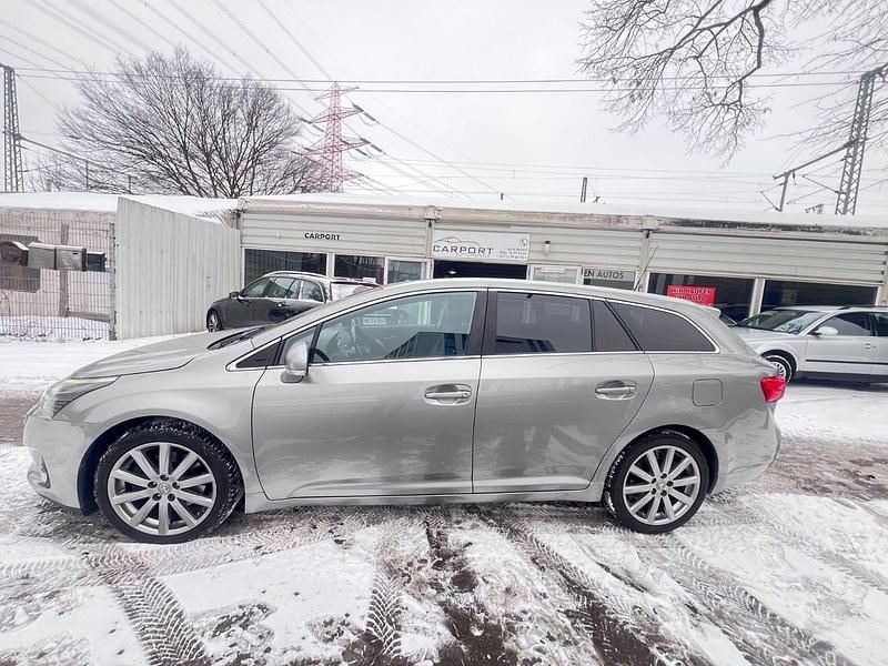 Gebraucht Toyota Avensis Executive 177 PS (130 kW) 2014 Grau Kombi