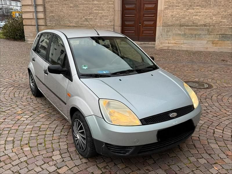 Grau Gebraucht 2005 Ford Fiesta Kleinwagen | 600 € (Superpreis) - Bild 1/4