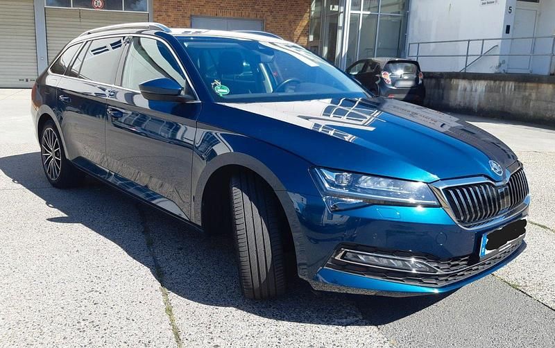 Gebraucht Skoda Superb Style 150 PS (110 kW) 2019 Blau Kombi
