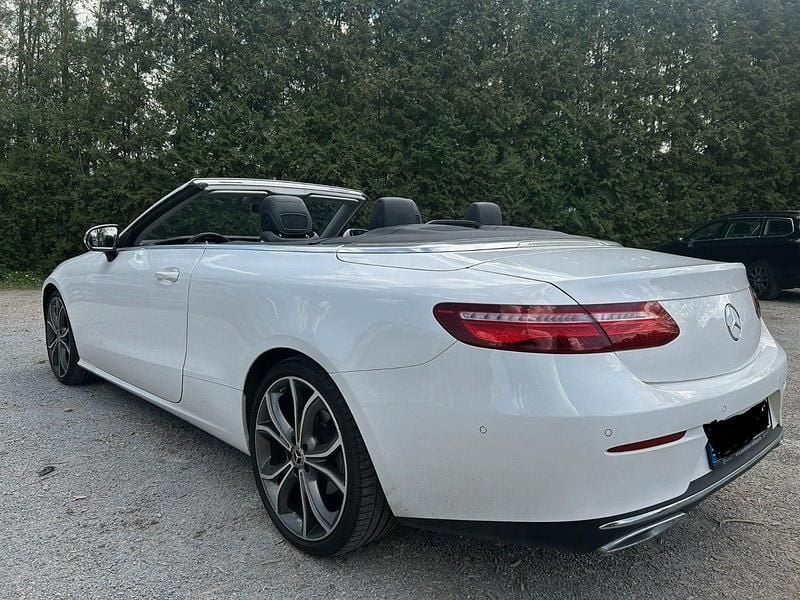 Gebraucht Mercedes E220 194 PS (142 kW) 2018 Weiß Cabrio