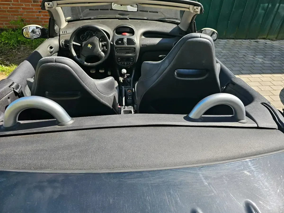 Gebraucht Peugeot 206 CC 109 PS (80 kW) 2006 Schwarz Cabrio