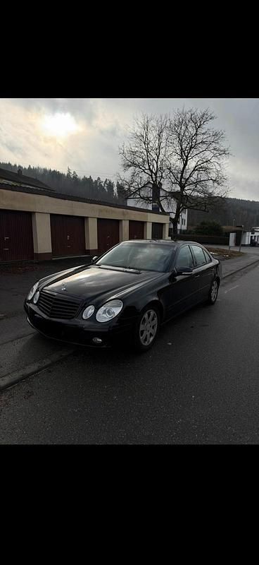 Gebraucht Mercedes E200 184 PS (135 kW) 2009 Limousine