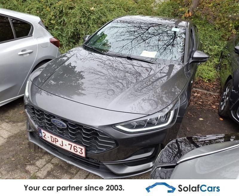 Grau Gebraucht 2023 Ford Focus ST-Line Limousine | 13.673 € (Superpreis) - Bild 1/4