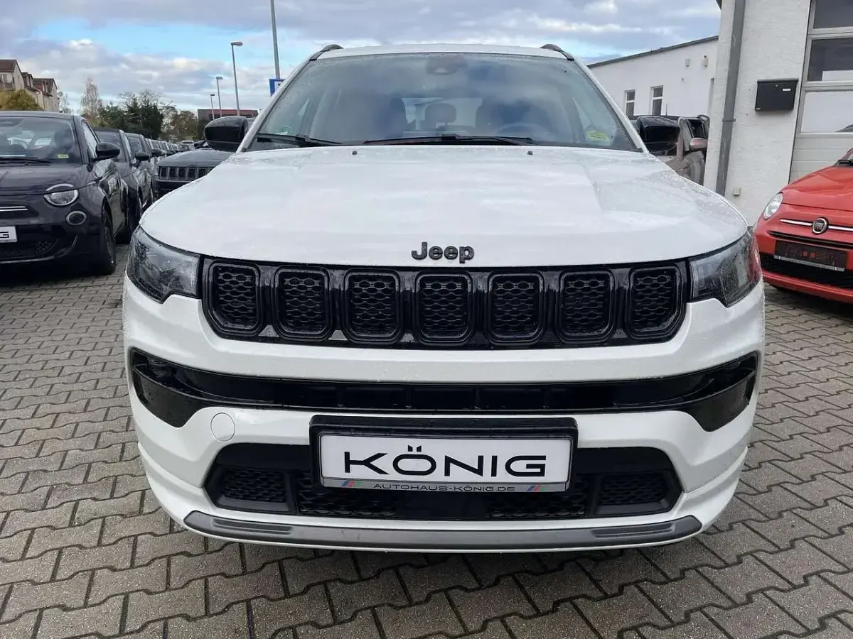 Second-hand Jeep Compass 131 CP (96 kW) 2023 Alb SUV