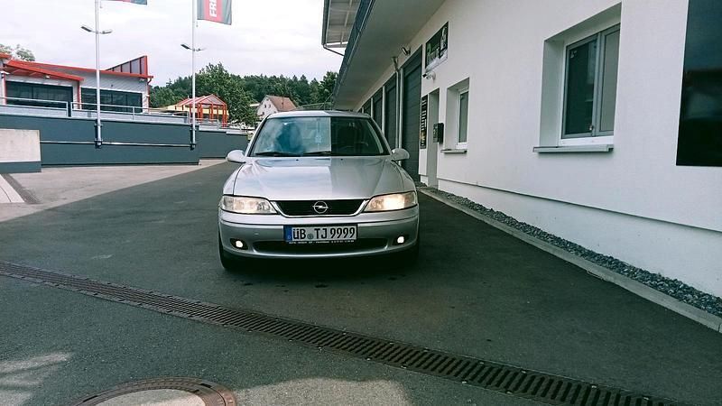 Silber Gebraucht 1999 Opel Vectra Limousine | 1.399 € (Guter Preis) - Bild 1/4
