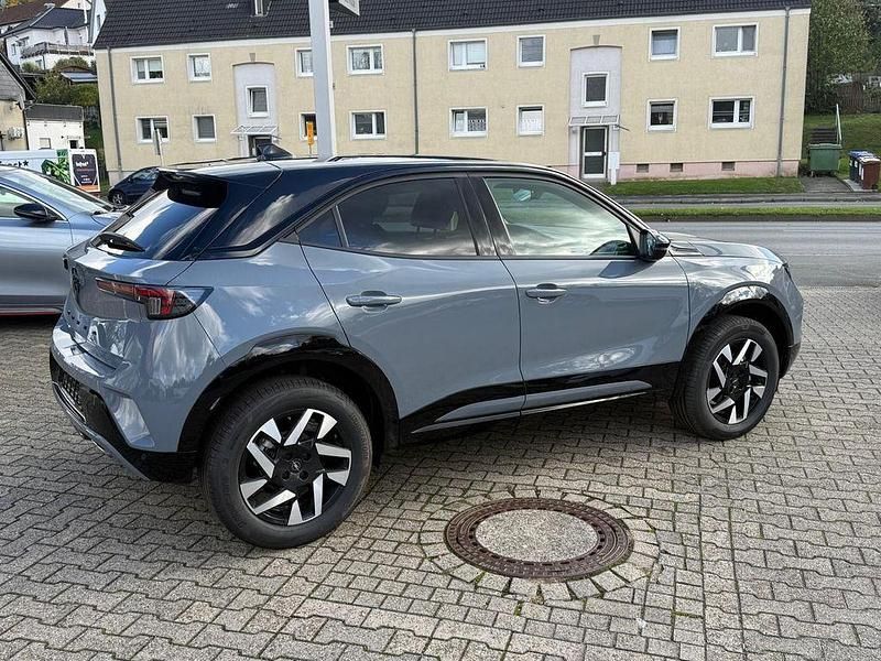 Neu Opel Mokka 131 PS (96 kW) 2025 Grau SUV