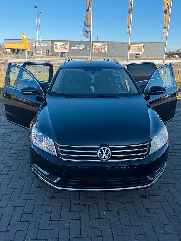 Gebraucht VW Passat 140 PS (102 kW) 2013 Schwarz Limousine