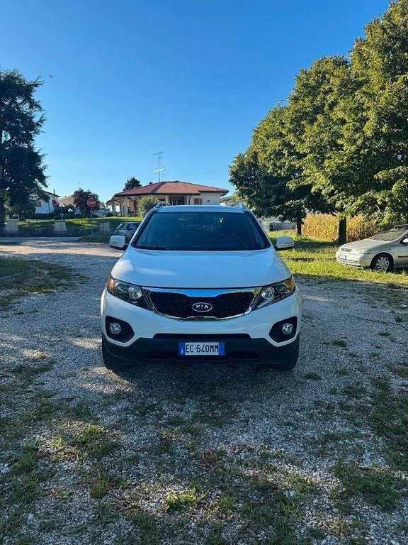 Weiß Gebraucht 2010 Kia Sorento Turbo SUV | 7.500 € (Teuer) - Bild 1/4