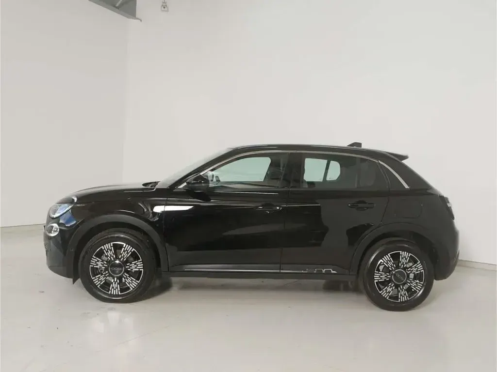 Gebraucht Fiat 600 101 PS (74 kW) 2024 Schwarz SUV