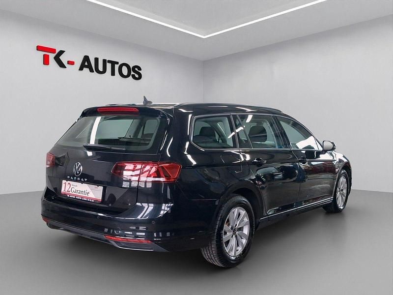 Gebraucht VW Passat 150 PS (110 kW) 2021 Deep black Kombi