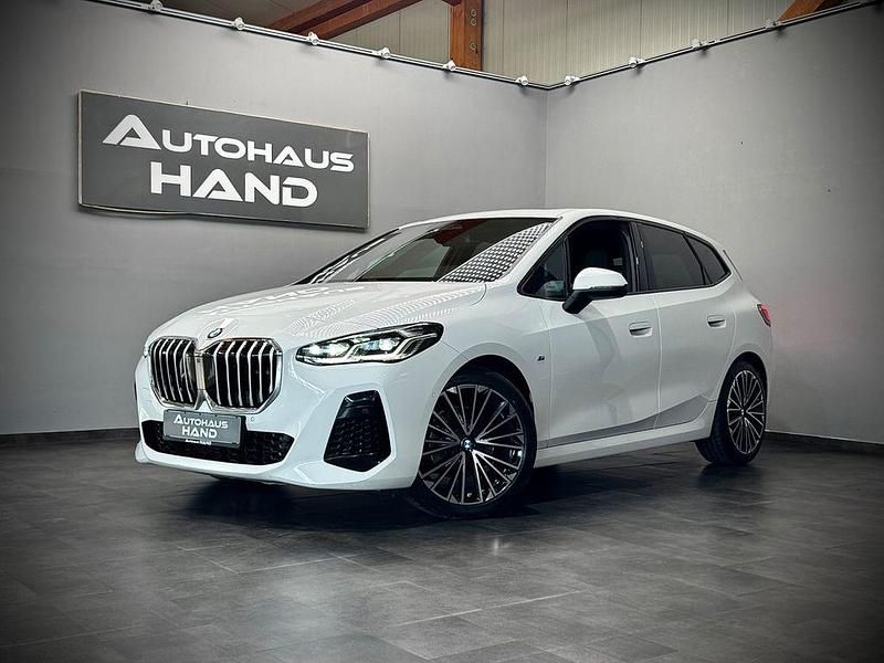 Weiß Gebraucht 2023 BMW 218 Active Tourer M Sport Van / Kleinbus | 31.990 € (Fairer Preis) - Bild 1/4