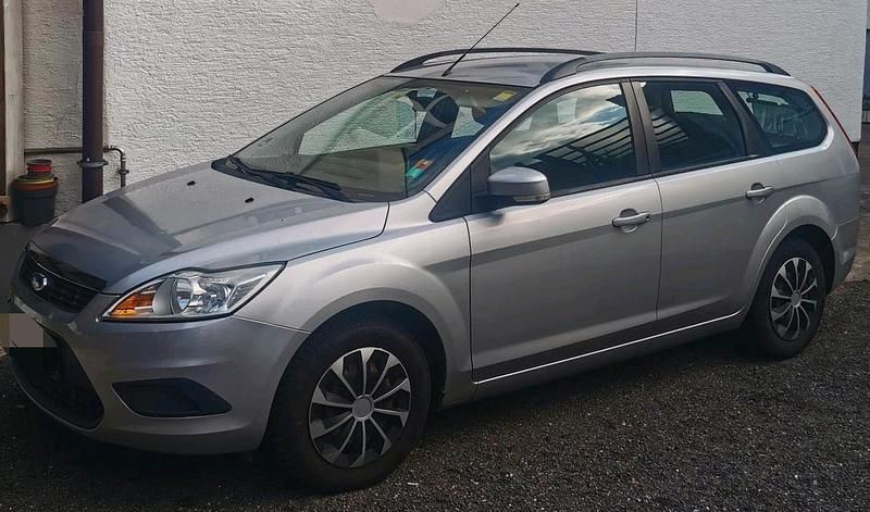 Grau Gebraucht 2009 Ford Focus Kombi | 1.599 € (Guter Preis) - Bild 1/4