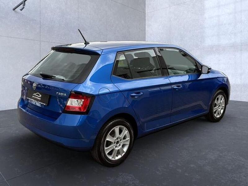 Gebraucht Skoda Fabia Ambition 96 PS (70 kW) 2018 Blau Limousine