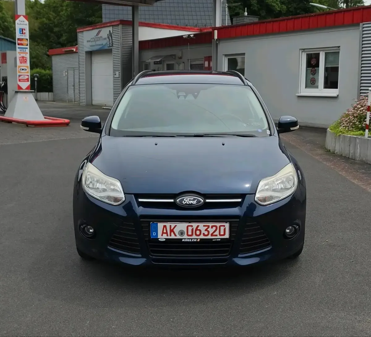Gebraucht Ford Focus 115 PS (84 kW) 2011 Blau Kombi