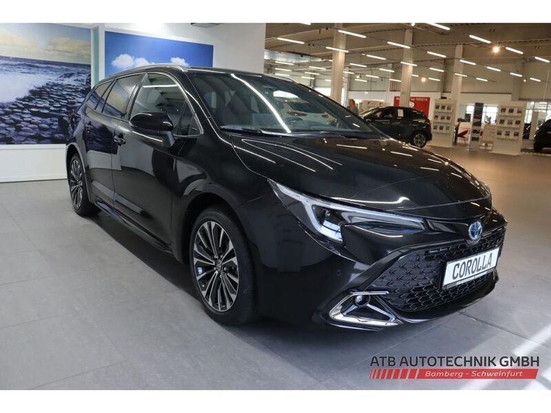 Gebraucht Toyota Corolla Team 140 PS (102 kW) 2023 Schwarz Kombi