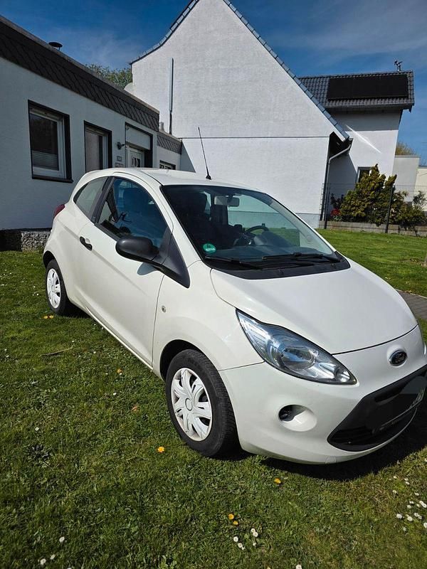 Gebraucht Ford Ka Trend 69 PS (50 kW) 2012 Weiß Kleinwagen