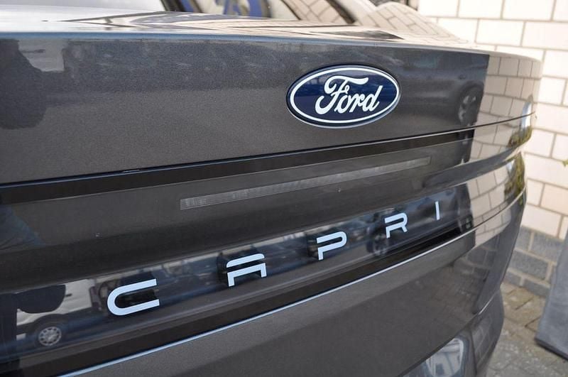 Neu Ford Capri Premium 210 kW (286 PS) 2025 Grau SUV