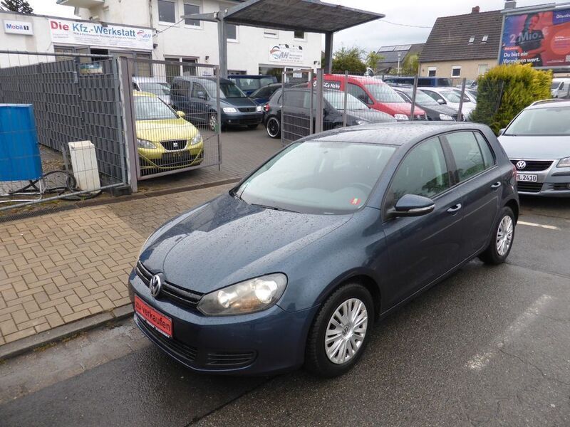 Blue graphite pearl effect Gebraucht 2010 VW Golf VI Trendline Limousine | 6.990 € (Teuer) - Bild 1/4
