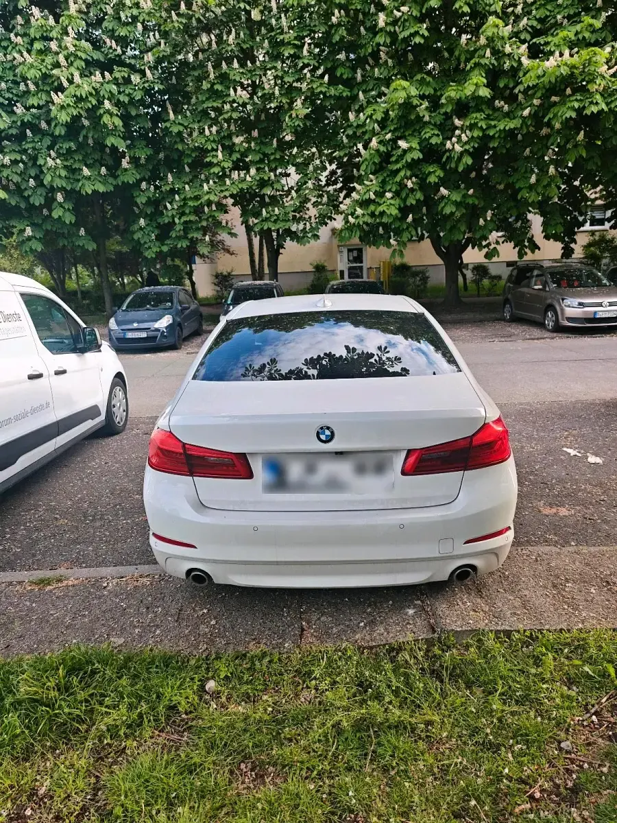 Gebraucht BMW 520 195 PS (143 kW) 2018 Weiß Limousine
