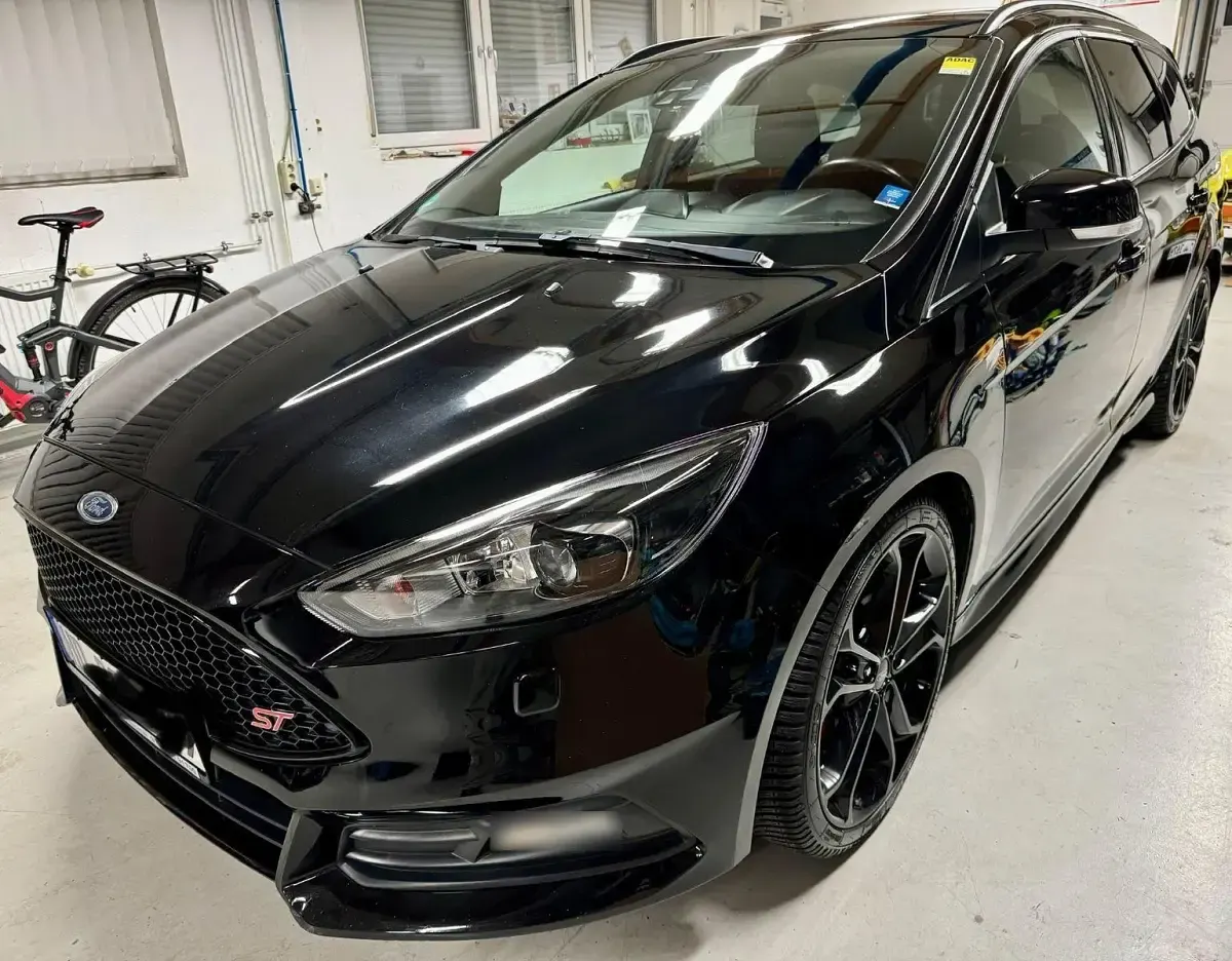 Gebraucht Ford Focus Performance Edition 250 PS (183 kW) 2016 Schwarz Kombi