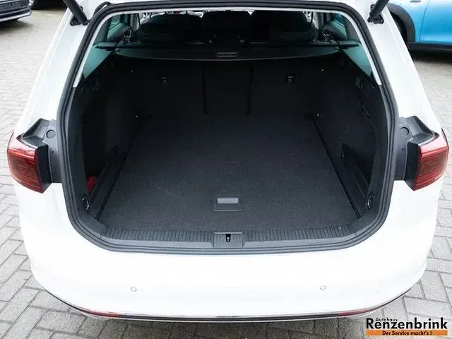 Gebraucht VW Passat Elegance 150 PS (110 kW) 2020 Pure white Kombi