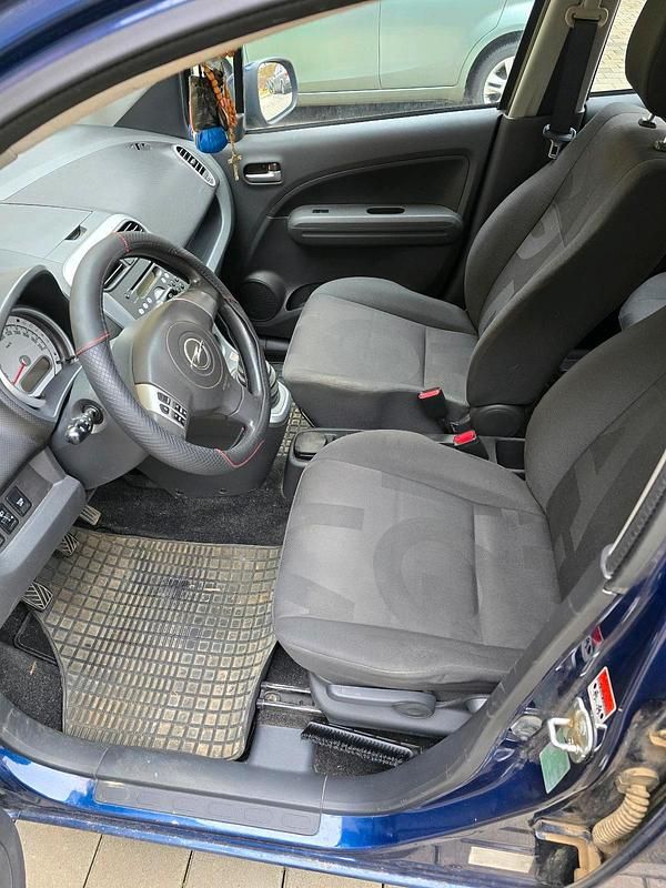 Gebraucht Opel Agila 60 PS (44 kW) 2009 Blau Kleinwagen