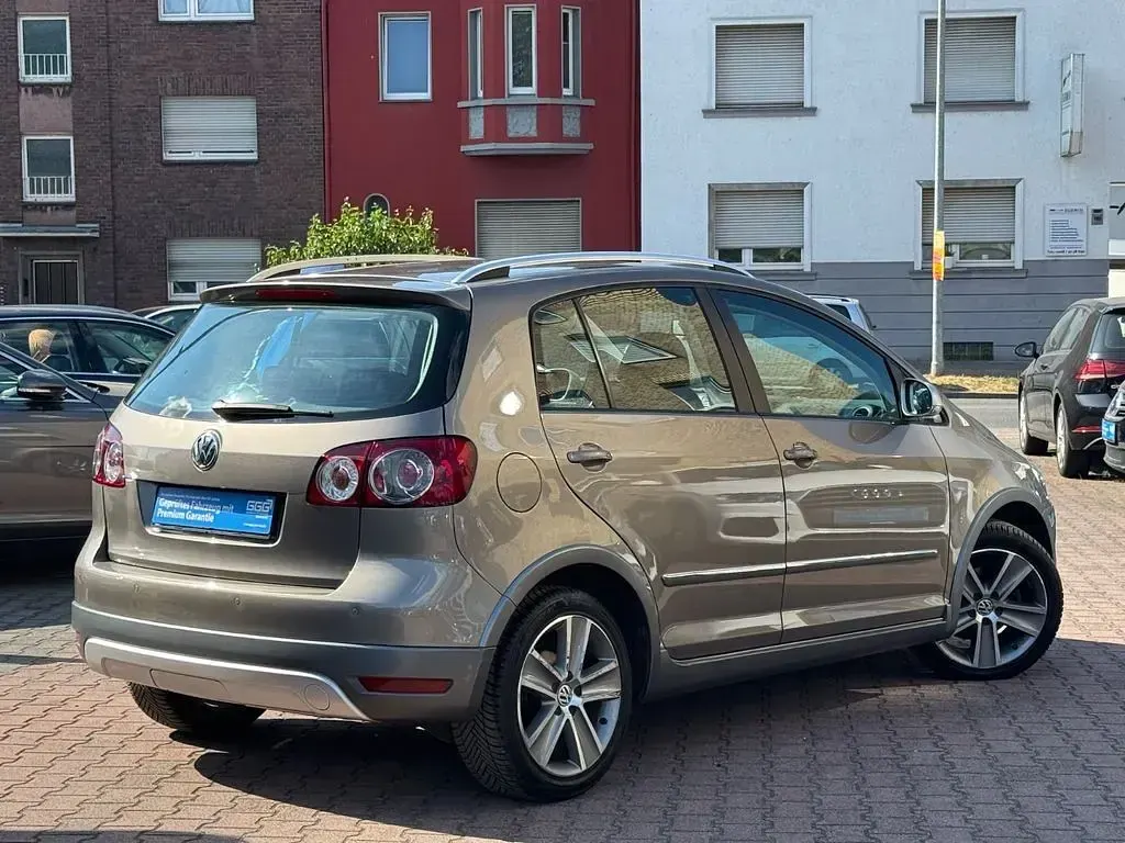 Gebraucht VW Golf Plus 105 PS (77 kW) 2011 Kaschmirbraun Van / Kleinbus