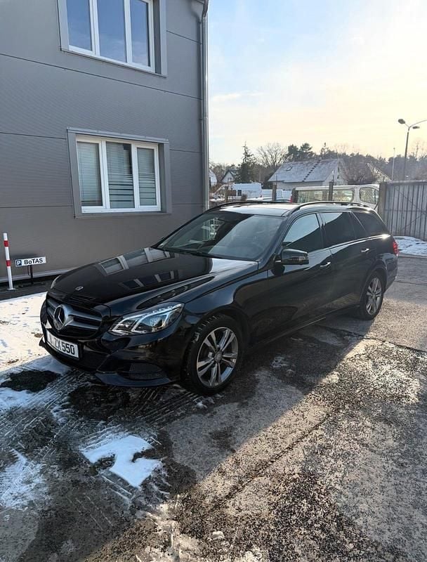 Gebraucht Mercedes E300 231 PS (169 kW) 2015 Schwarz Kombi