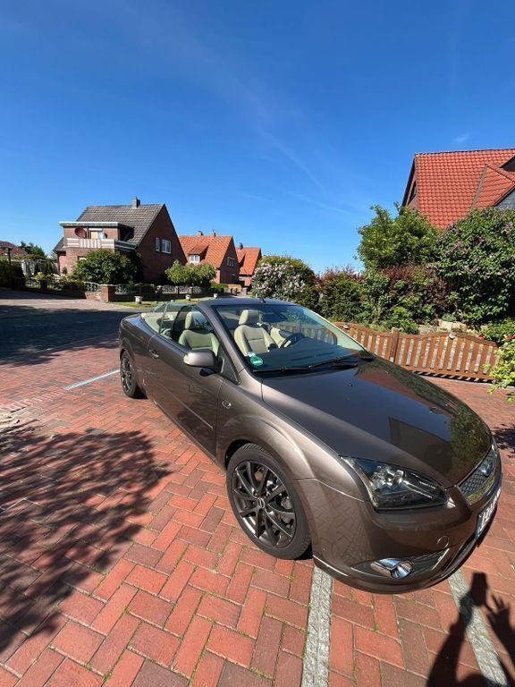 Gold Gebraucht 2007 Ford Focus Cabriolet Titanium Cabrio | 5.400 € (Teuer) - Bild 1/4
