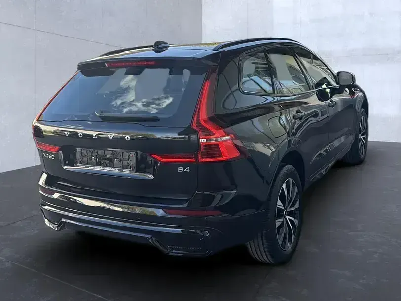 Gebraucht Volvo XC60 Plus 197 PS (144 kW) 2023 Black stone SUV