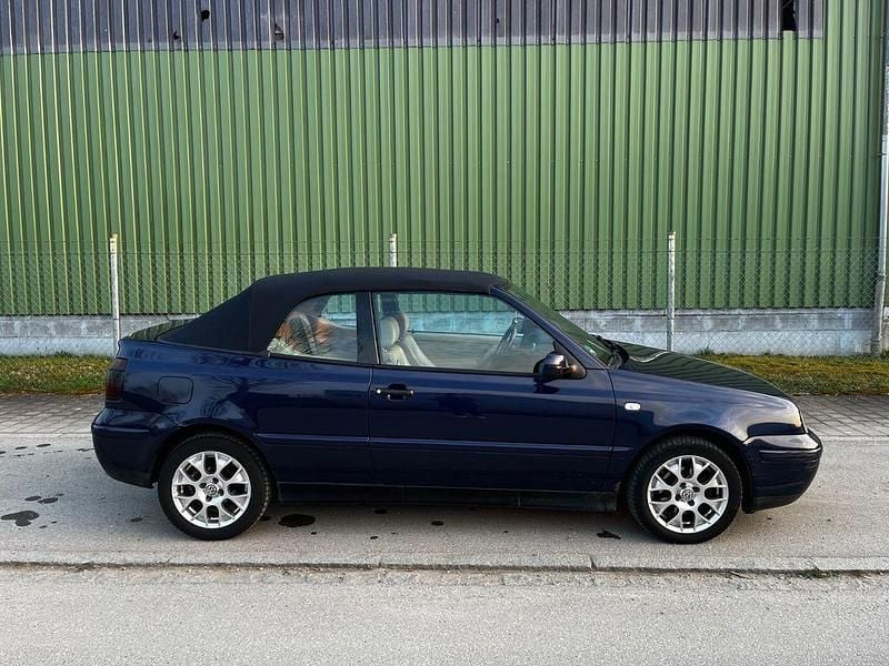 Gebraucht VW Golf Cabriolet Highline 116 PS (85 kW) 2002 Blau Cabrio