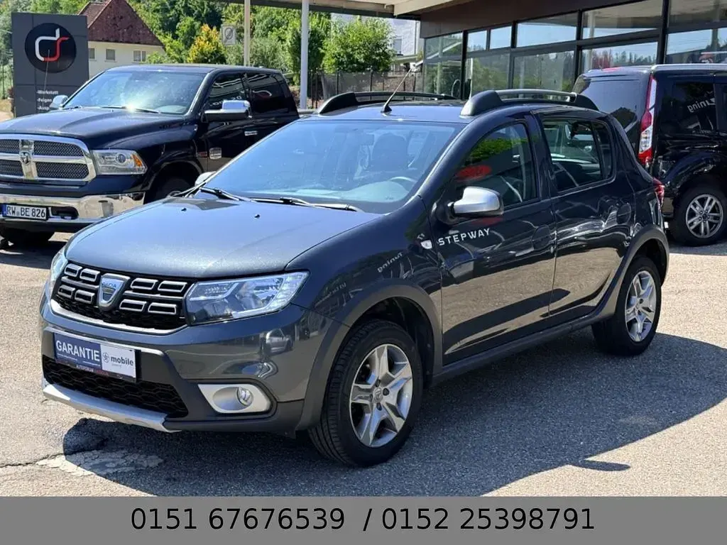 Gebraucht Dacia Sandero Anniversary 90 PS (66 kW) 2020 Grau Limousine