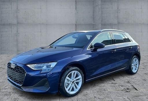 Navarrablau metallic Gebraucht 2025 Audi A3 Ambiente Limousine | 34.990 € (Fairer Preis) - Bild 1/4