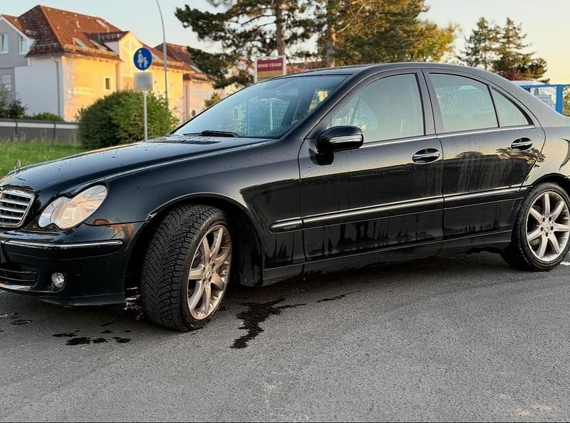 Gebraucht Mercedes C180 143 PS (105 kW) 2005 Schwarz Limousine