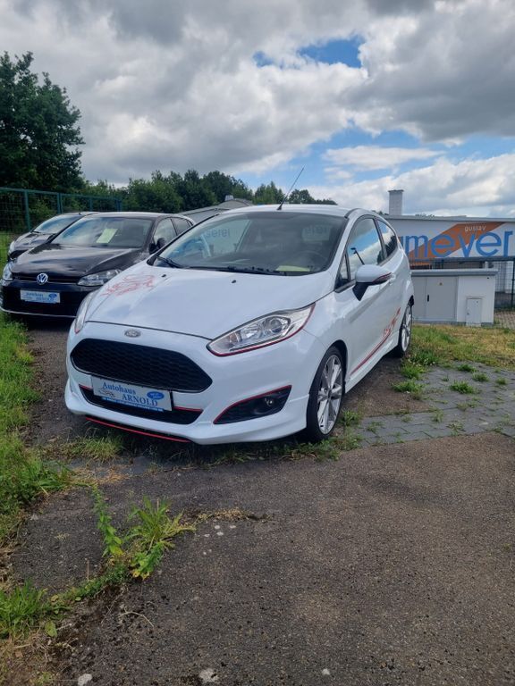 Weiß Gebraucht 2013 Ford Fiesta Sport Kleinwagen | 5.995 € (Fairer Preis) - Bild 1/4