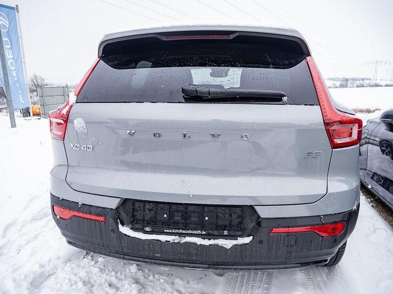 Neu Volvo XC40 Plus 163 PS (119 kW) 2025 Vapour grey SUV