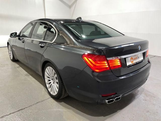 Gebraucht BMW 730 245 PS (180 kW) 2011 Grau Limousine
