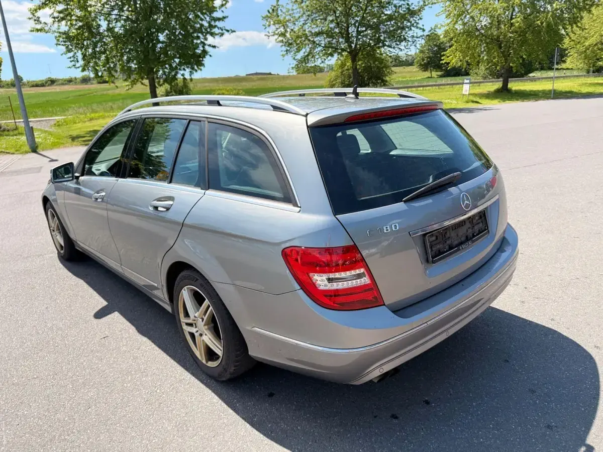 Gebraucht Mercedes C180 156 PS (114 kW) 2013 Silber Kombi