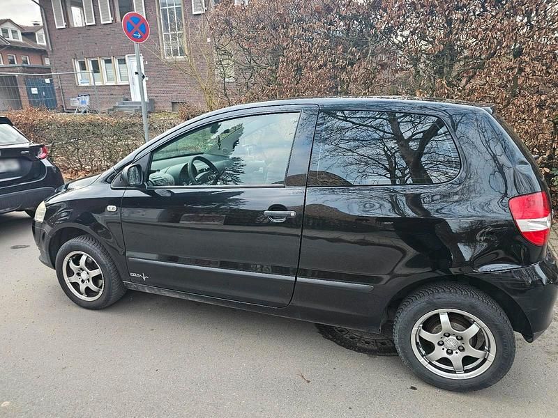 Gebraucht VW Fox 60 PS (44 kW) 2007 Schwarz Kleinwagen