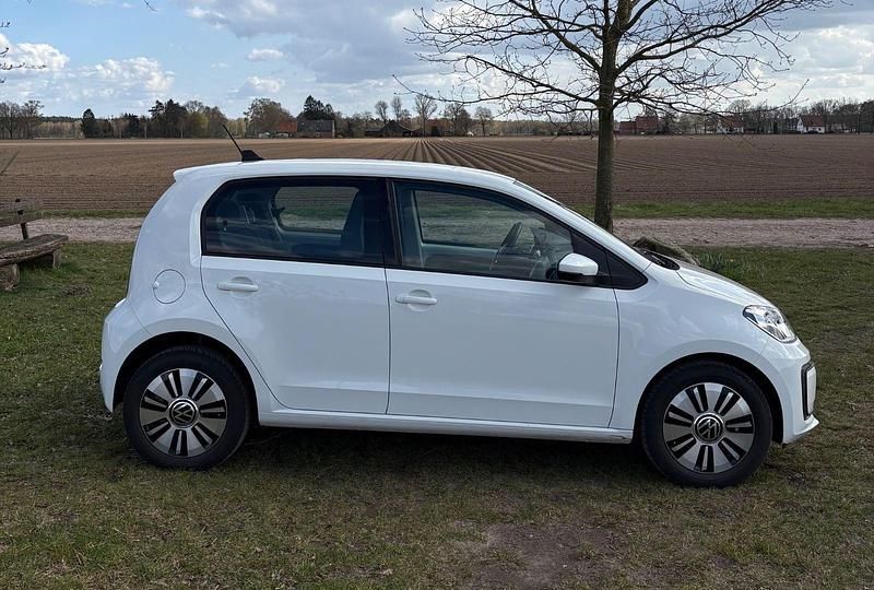 Second-hand VW e-up! 61 kW (83 CP) 2021 Alb Hatchback