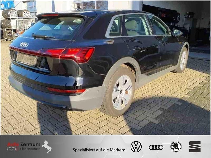 Gebraucht Audi e-tron Sport 230 kW (313 PS) 2022 Schwarz SUV