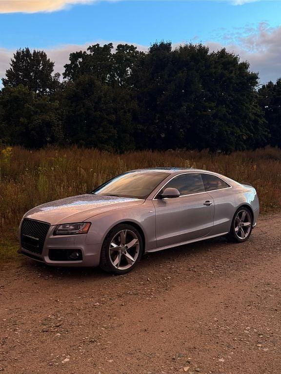 Grau Gebraucht 2009 Audi A5 S-Line Coupé | 8.500 € (Guter Preis) - Bild 1/4