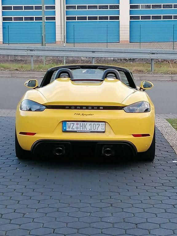 Gebraucht Porsche Boxster Spyder 420 PS (308 kW) 2020 Gelb Cabrio