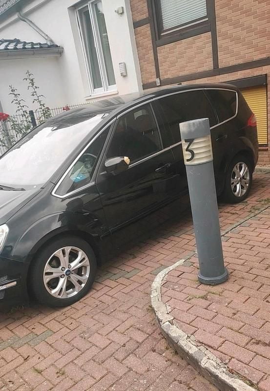 Gebraucht Ford S-MAX S 163 PS (119 kW) 2011 Schwarz Van / Kleinbus
