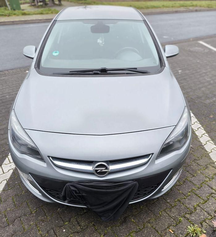 Grau Gebraucht 2013 Opel Astra Active Limousine | 5.400 € (Fairer Preis) - Bild 1/4