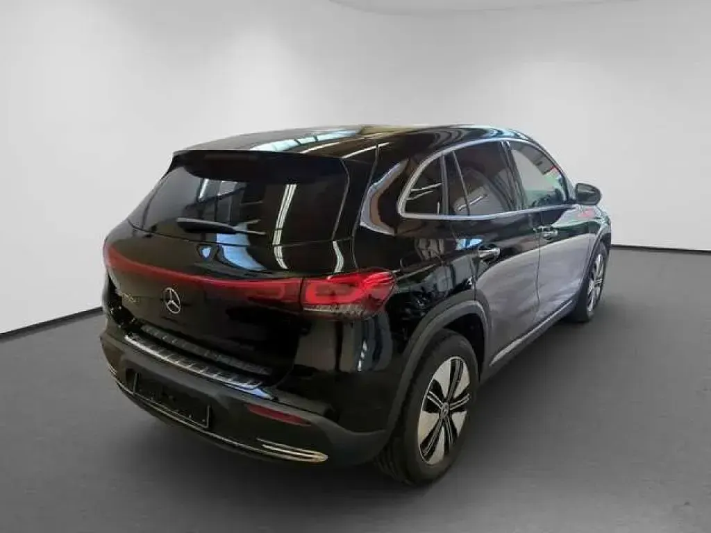 Gebraucht Mercedes EQA250 139 kW (190 PS) 2023 Schwarz SUV