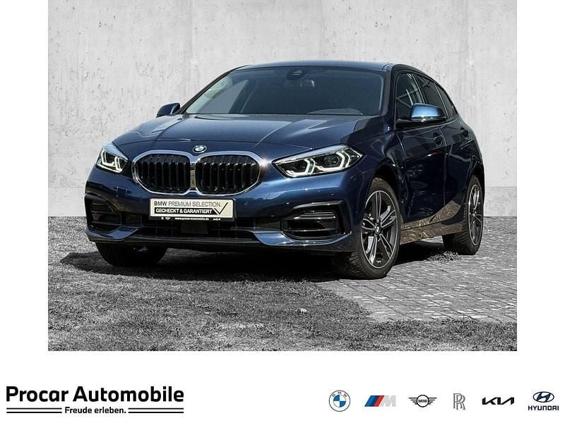 Blau Gebraucht 2022 BMW 120 Sport Line Kleinwagen | 26.390 € (Fairer Preis) - Bild 1/4