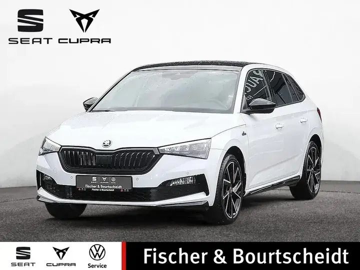Moonweiß perleffekt Gebraucht 2022 Skoda Scala Monte Carlo Kleinwagen | 23.980 € (Teuer) - Bild 1/4
