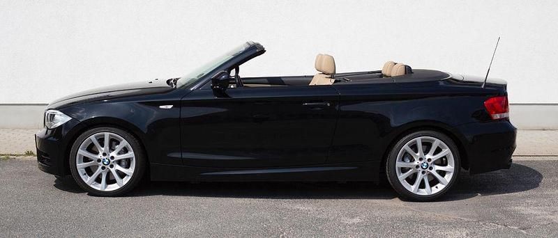 Schwarz Gebraucht 2011 BMW 135 Cabriolet Advantage Cabrio | 22.950 € (Fairer Preis) - Bild 1/4